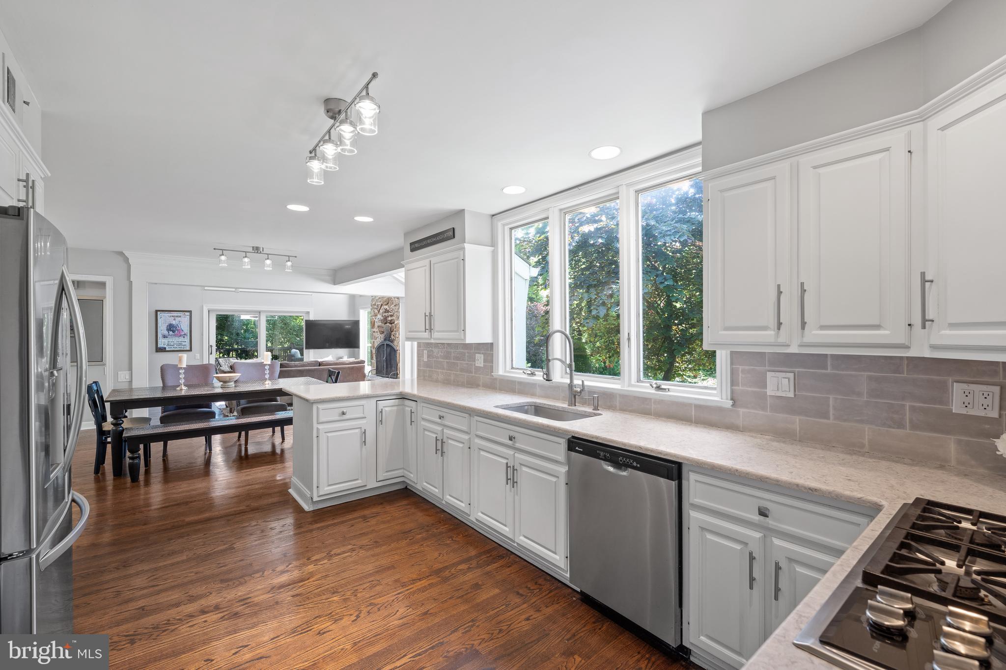 RAVENSCLIFF - Residential