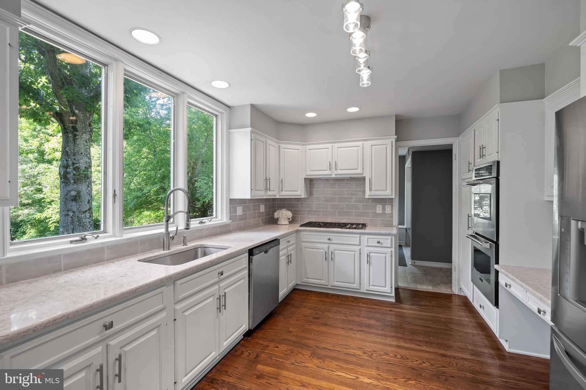 RAVENSCLIFF - Residential