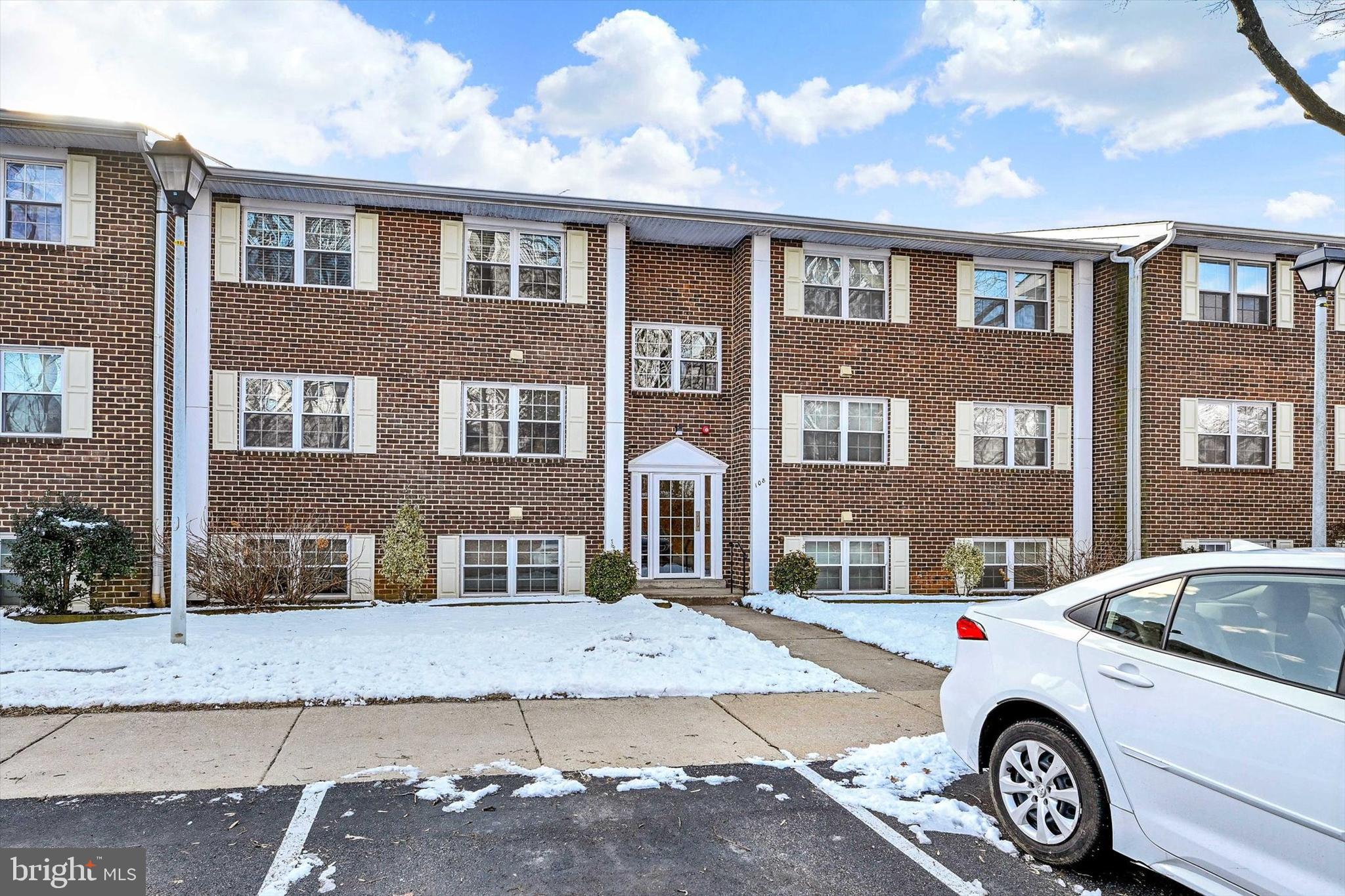 HICKORY HILLS CONDOMINIUMS - Residential