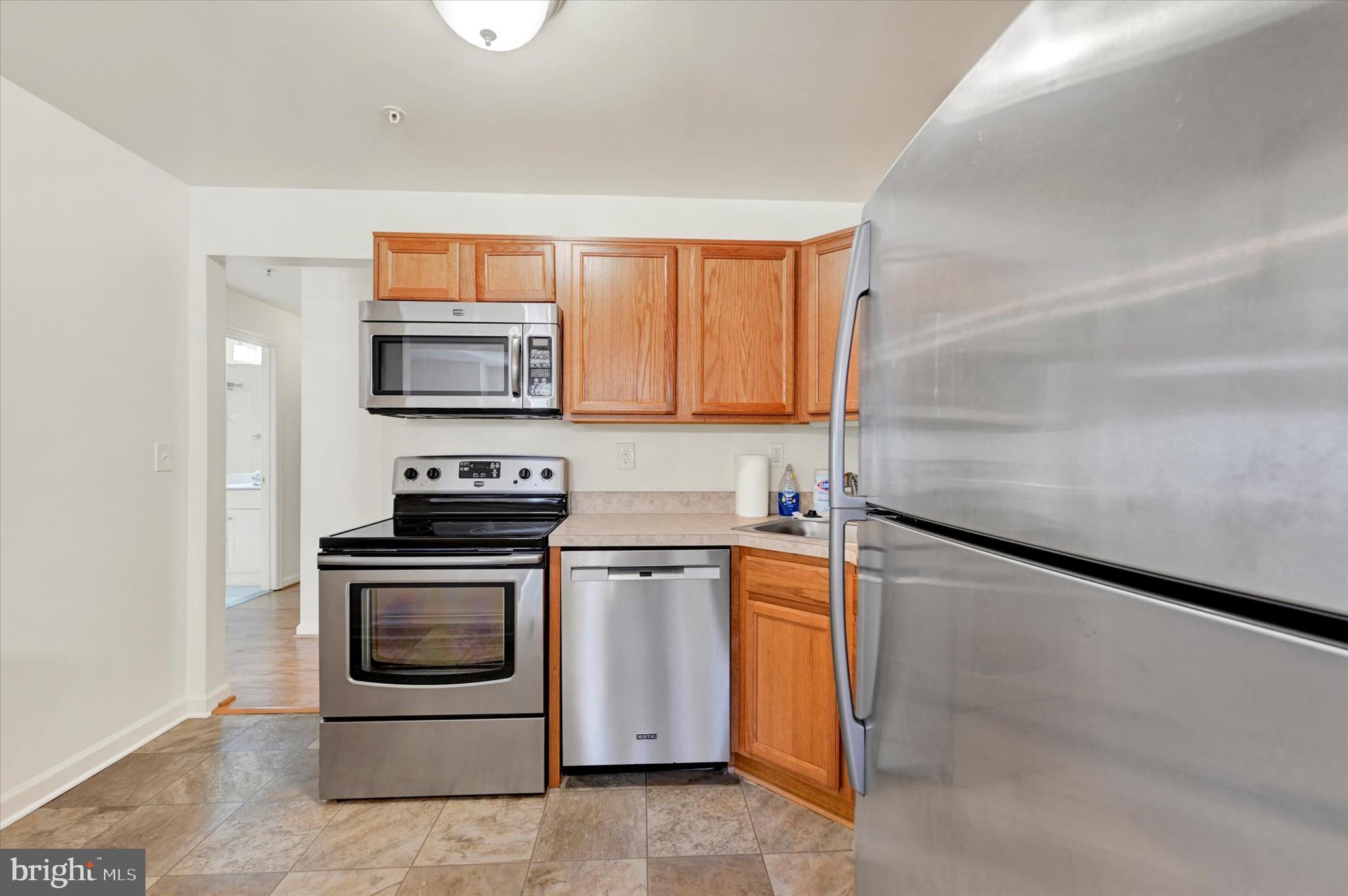 HICKORY HILLS CONDOMINIUMS - Residential