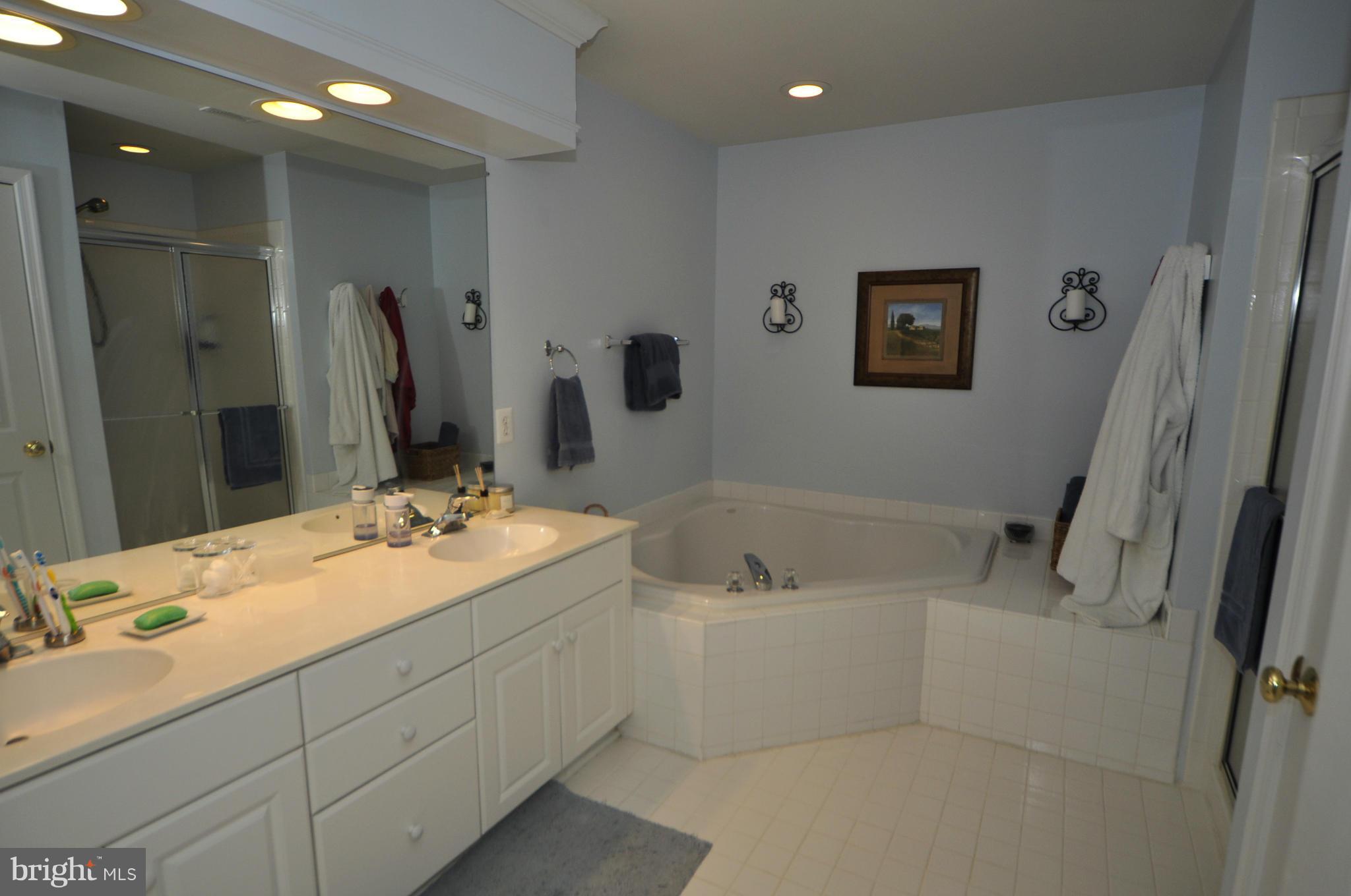 STONEGATE - Residential