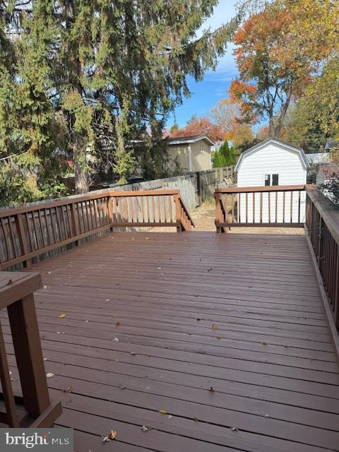 BEVERLY PLAZA - Residential Lease