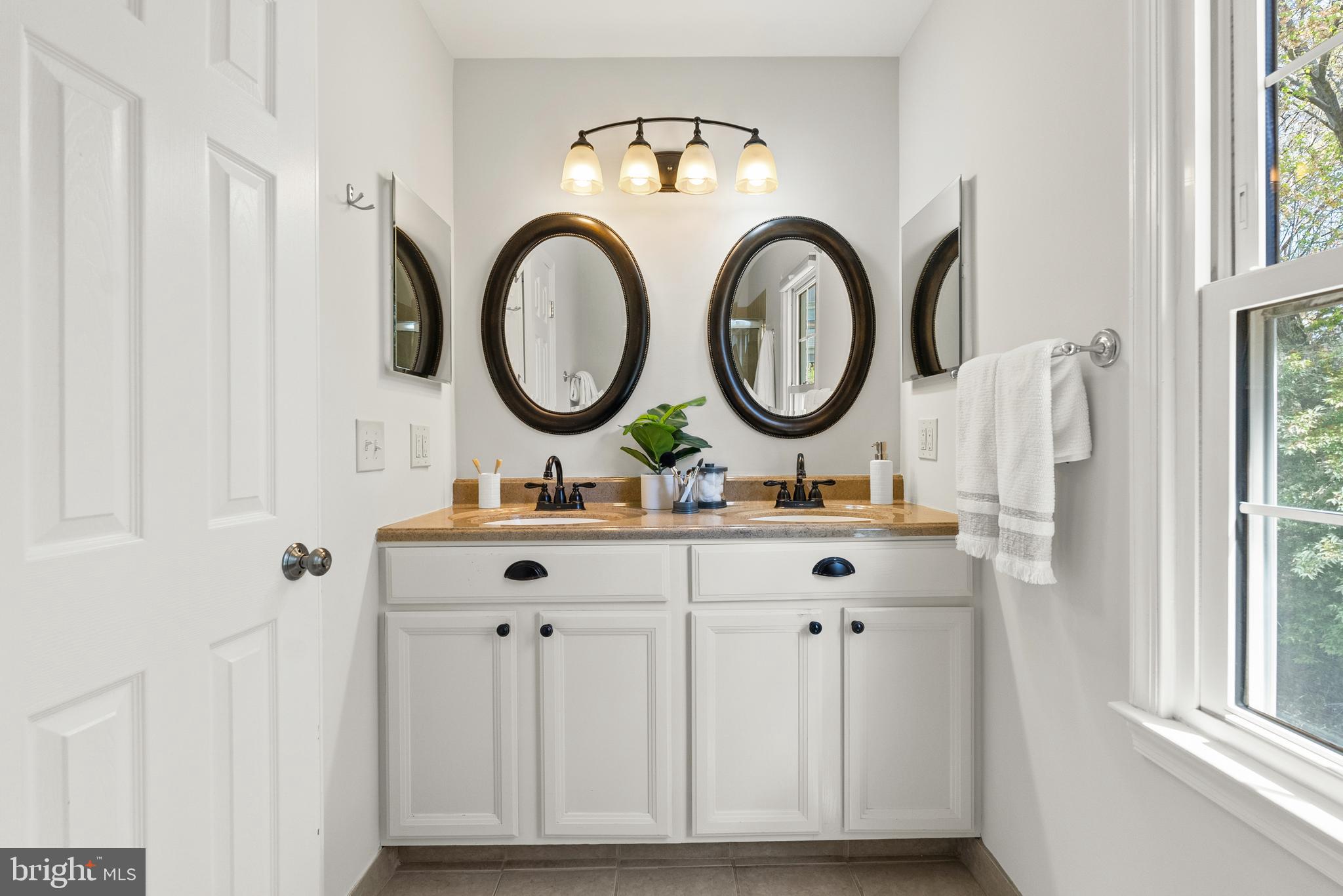 MIDDLERIDGE - Residential