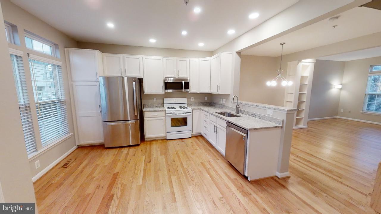 SUMMERS GROVE - Residential Lease