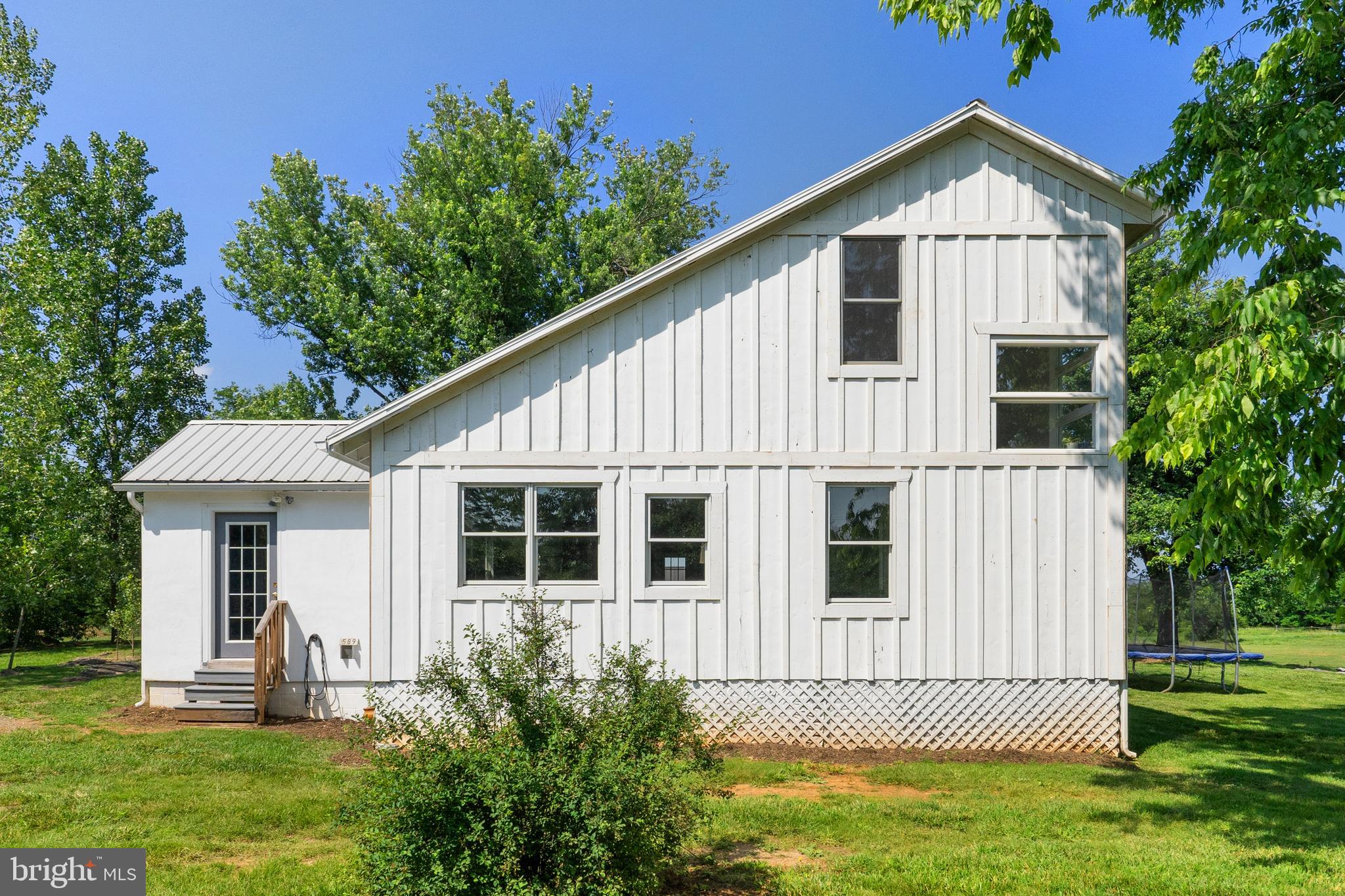 589 BELLEVUE LANE
