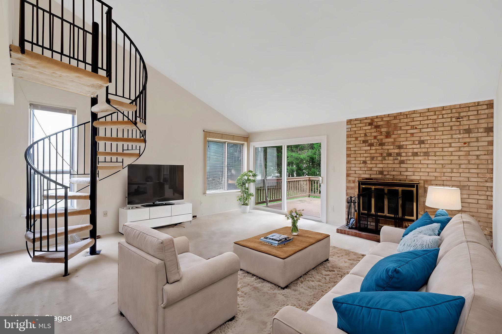 BENT TREE - Residential