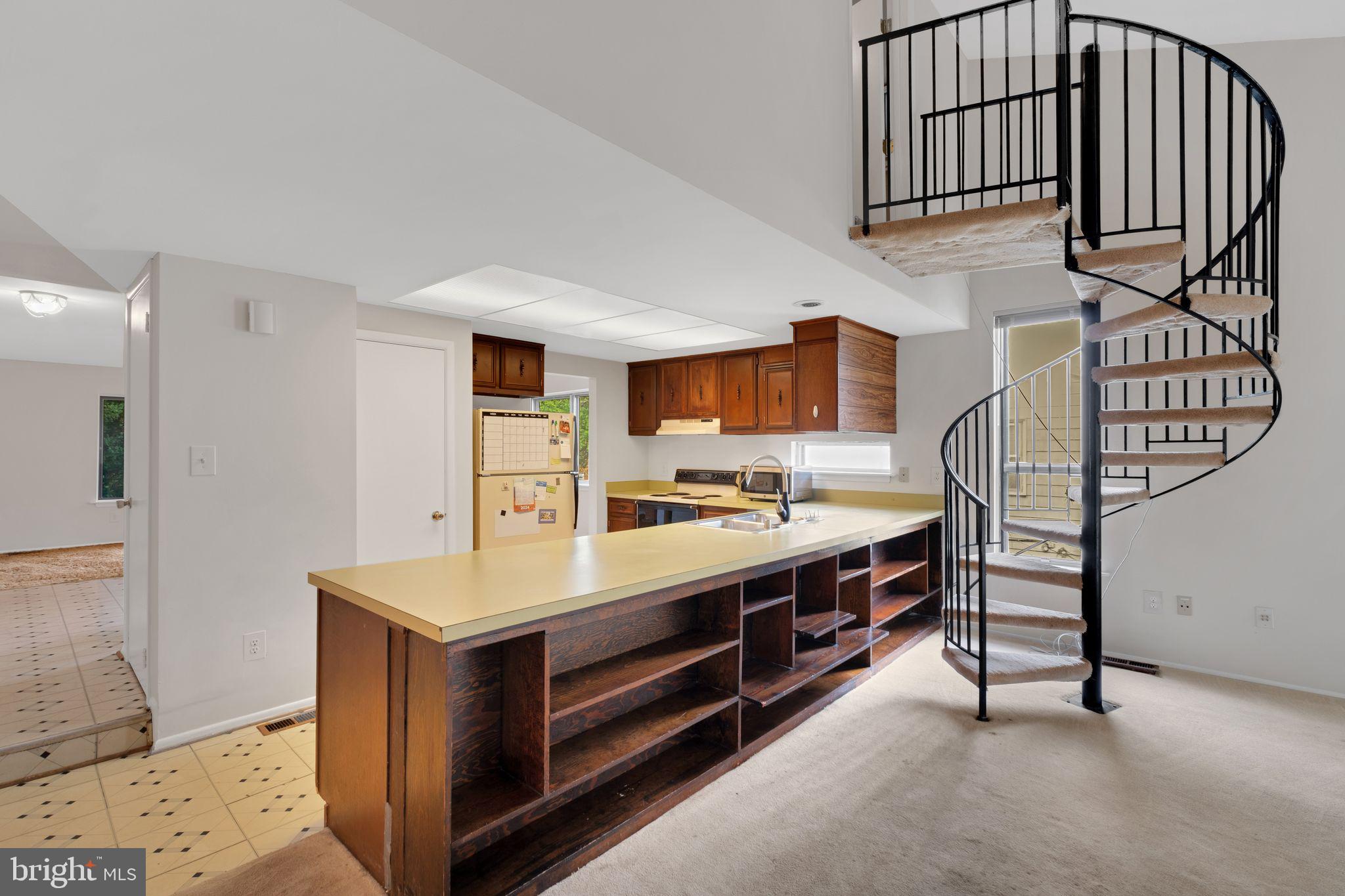 BENT TREE - Residential