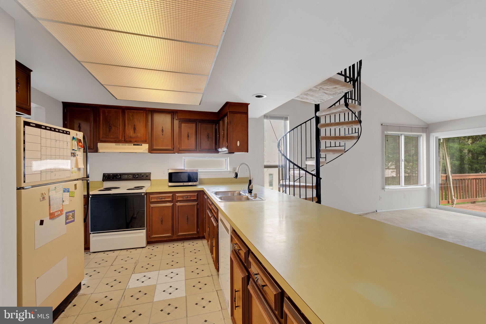 BENT TREE - Residential