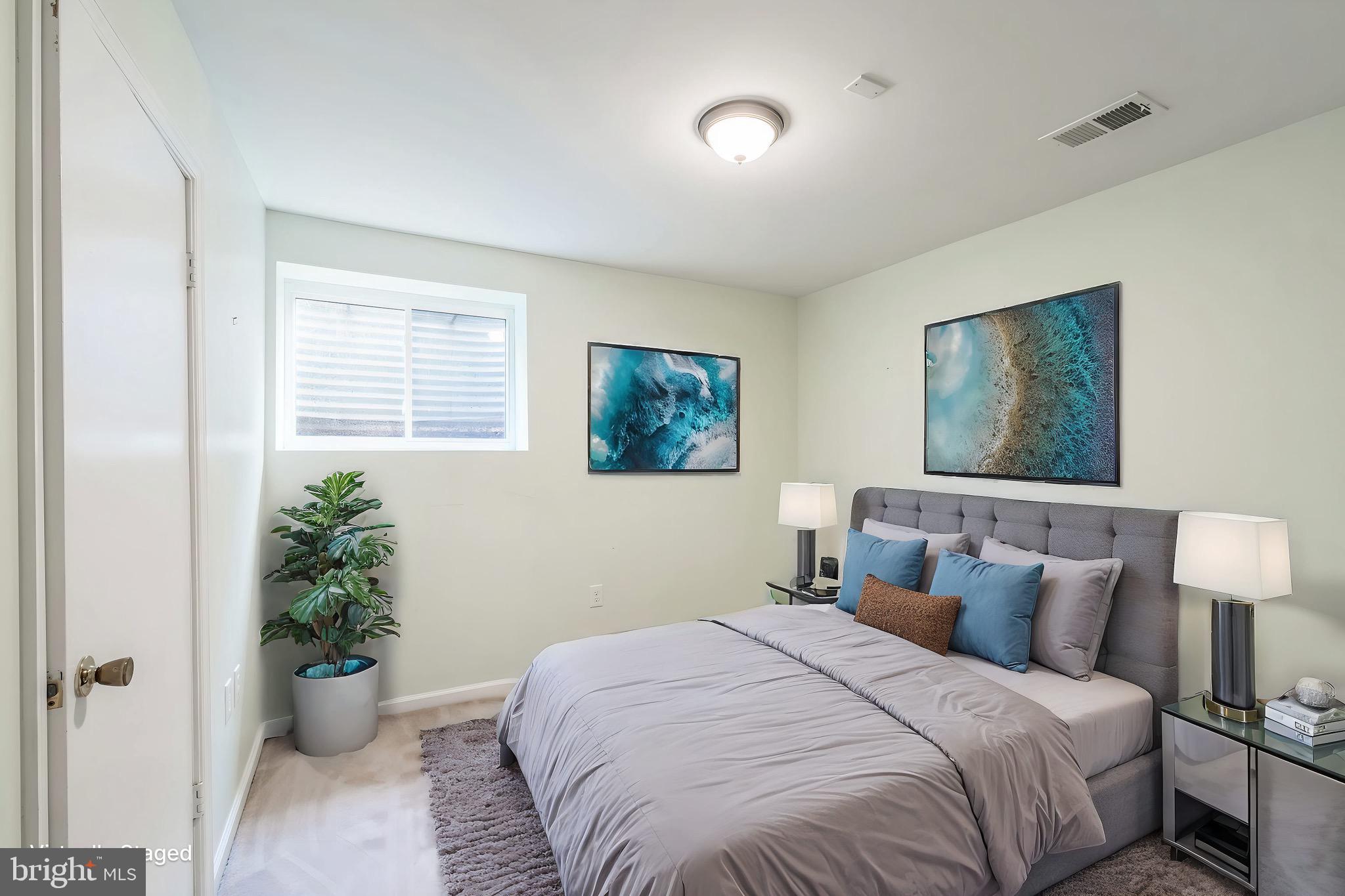 BENT TREE - Residential