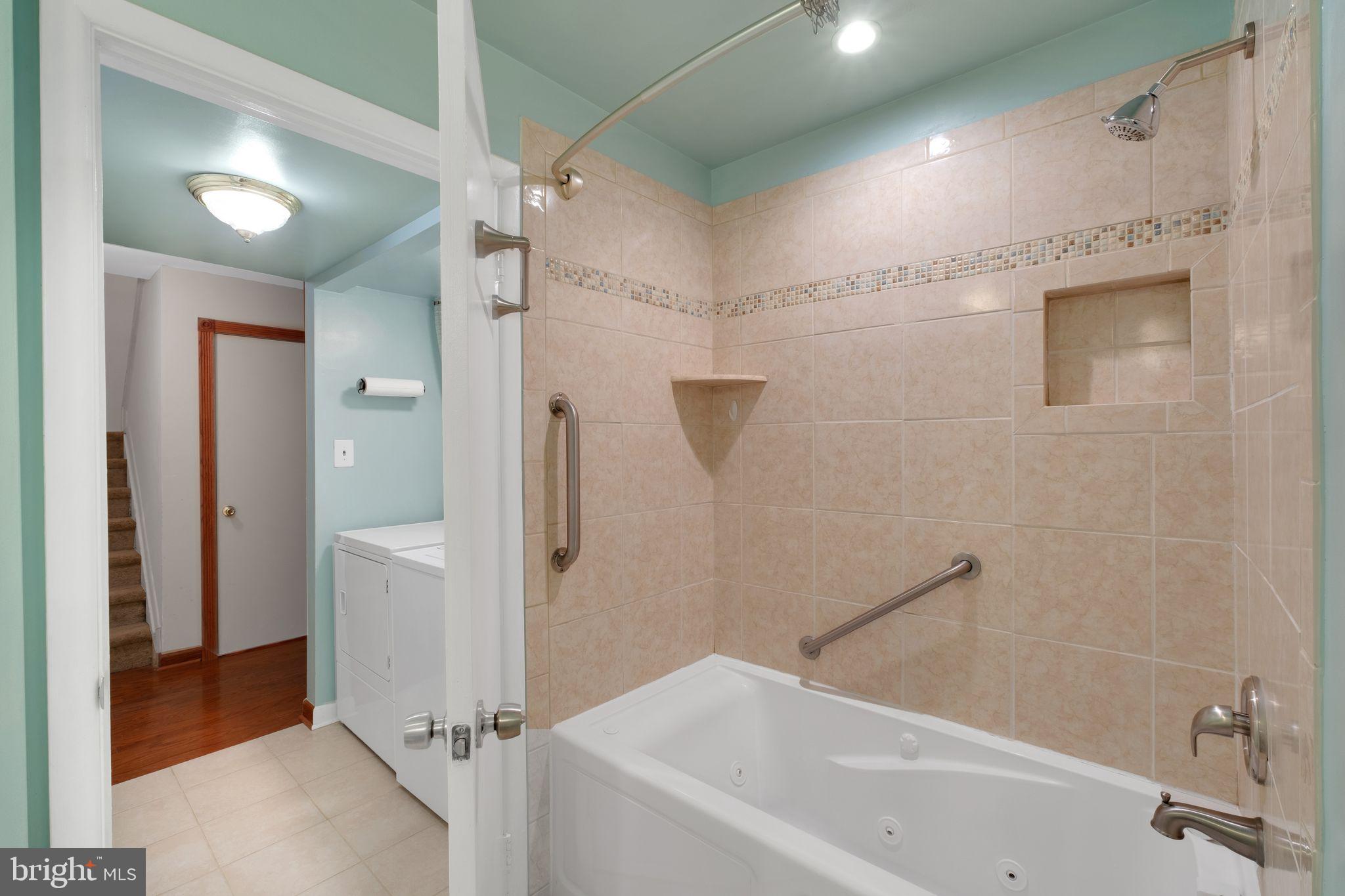 BENT TREE - Residential