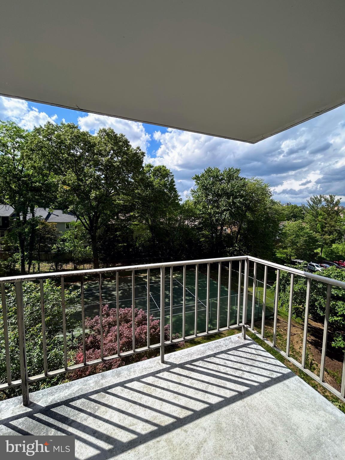 HUNTING CREEK CLUB CONDOMINIUMS - Residential Lease