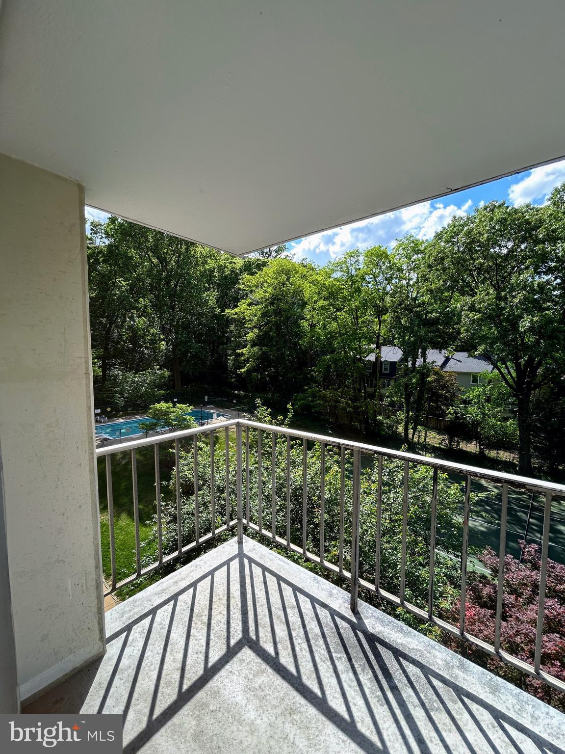 HUNTING CREEK CLUB CONDOMINIUMS - Residential Lease