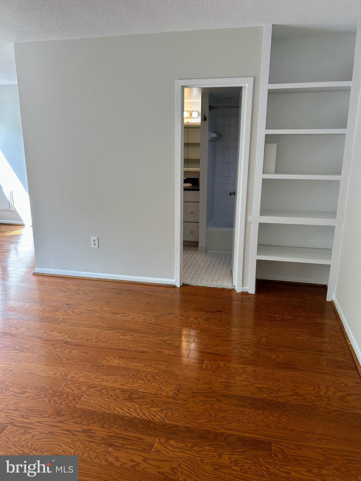 HUNTING CREEK CLUB CONDOMINIUMS - Residential Lease