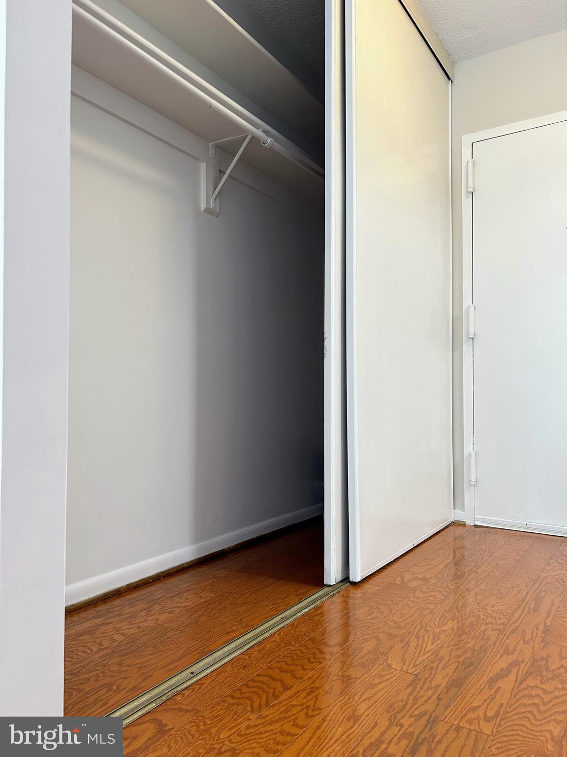 HUNTING CREEK CLUB CONDOMINIUMS - Residential Lease