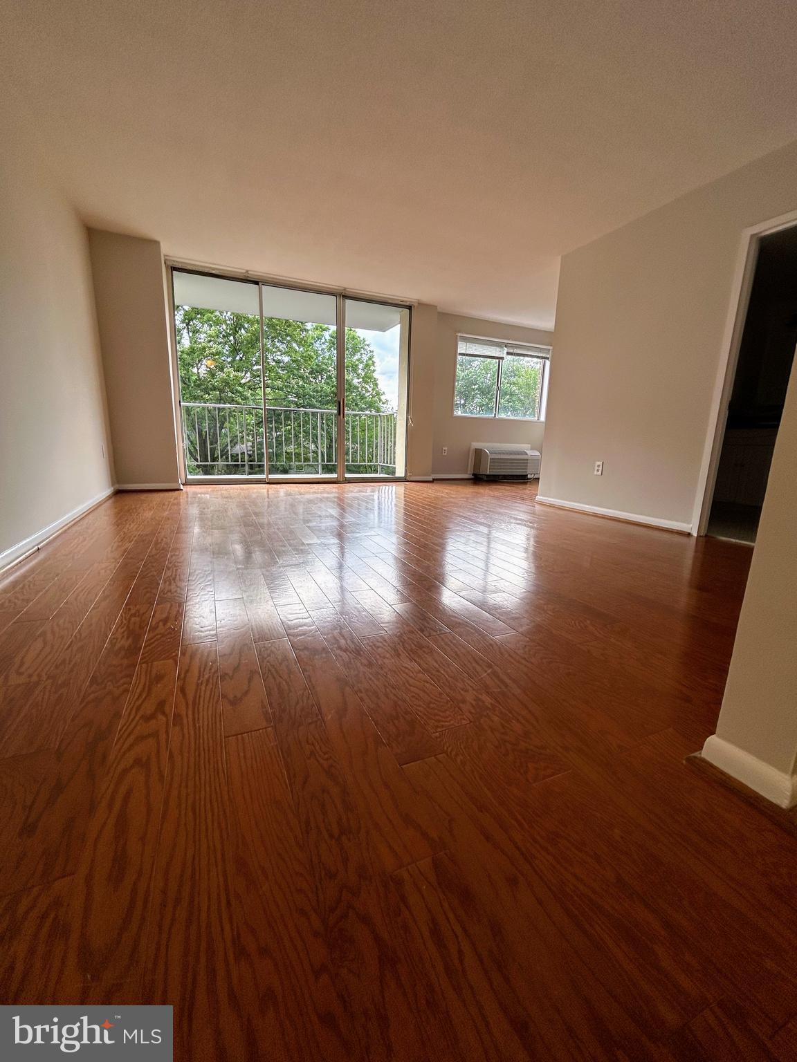 HUNTING CREEK CLUB CONDOMINIUMS - Residential Lease