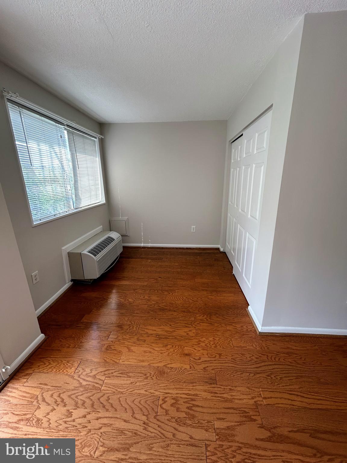 HUNTING CREEK CLUB CONDOMINIUMS - Residential Lease