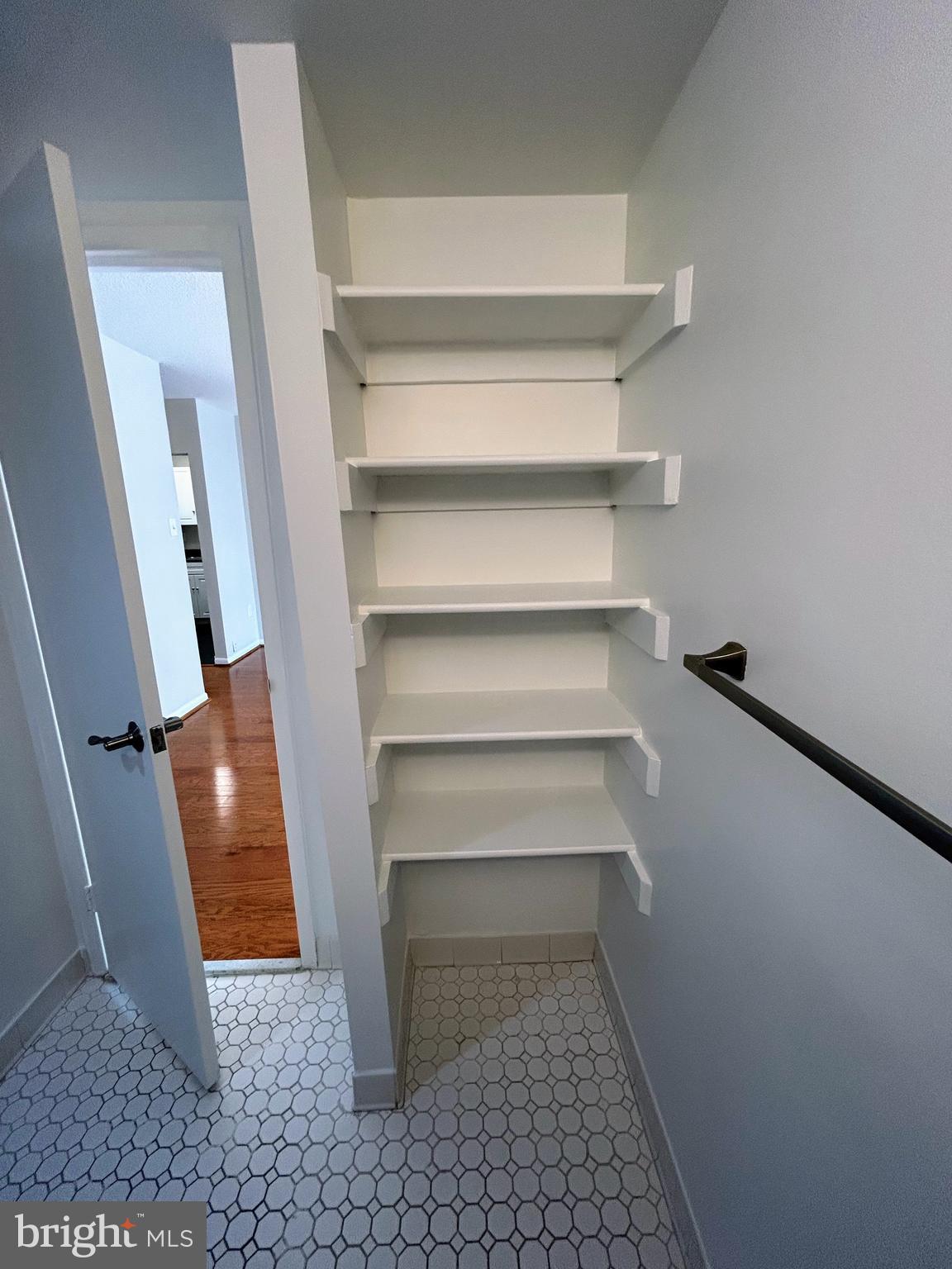 HUNTING CREEK CLUB CONDOMINIUMS - Residential Lease