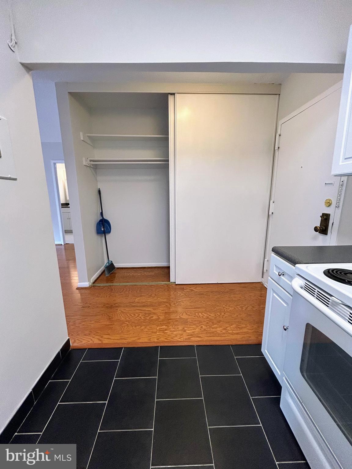 HUNTING CREEK CLUB CONDOMINIUMS - Residential Lease