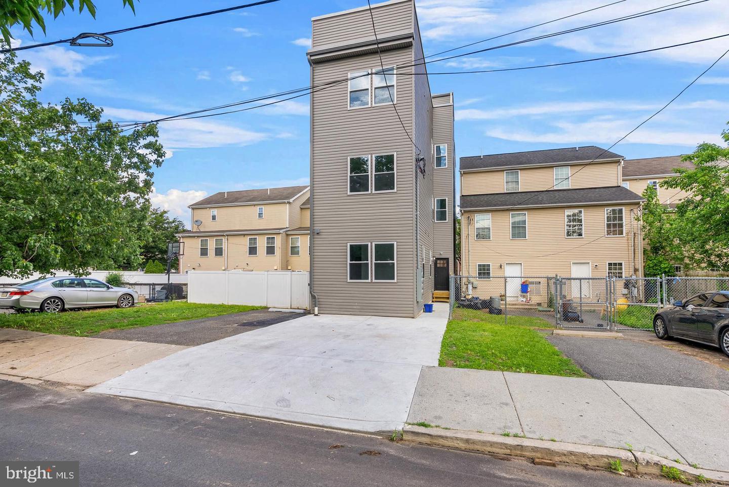 OLDE KENSINGTON - Residential