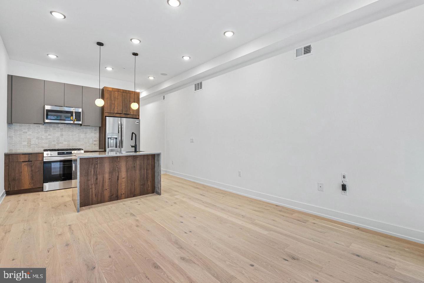 OLDE KENSINGTON - Residential