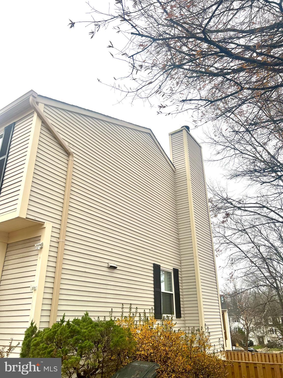 9049 NEW BRITAIN CIRCLE