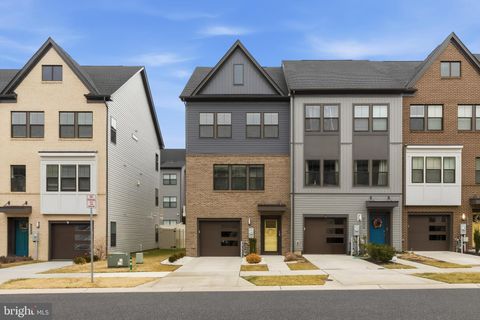 Townhouse For Sale - 514 Levanna Lane<br/> GLEN BURNIE, MD 21060