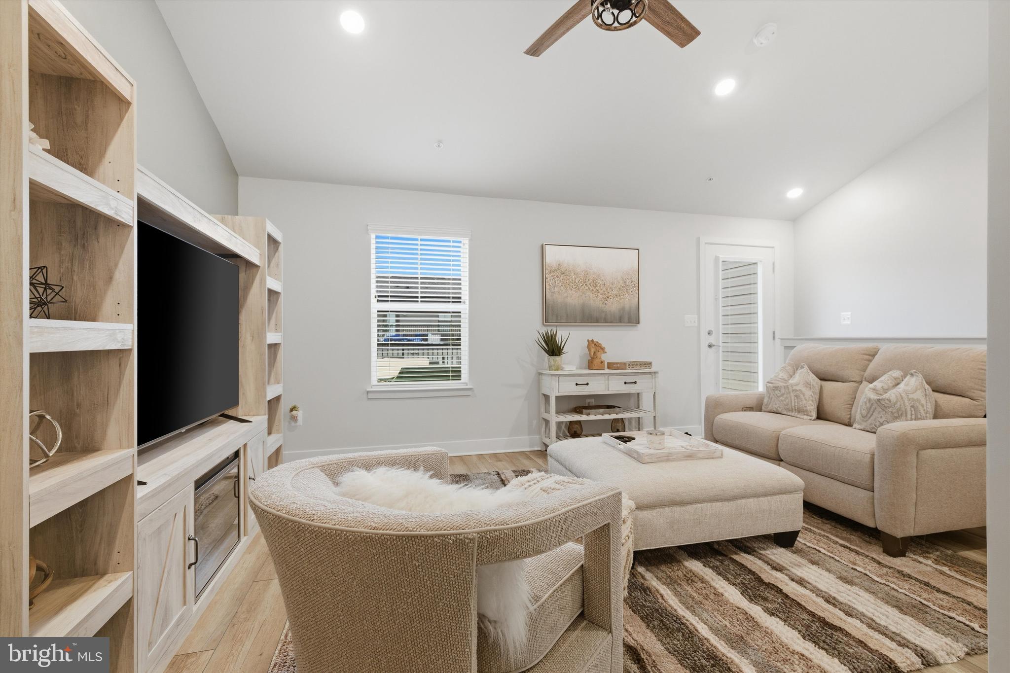 TANYARD SHORES - Residential