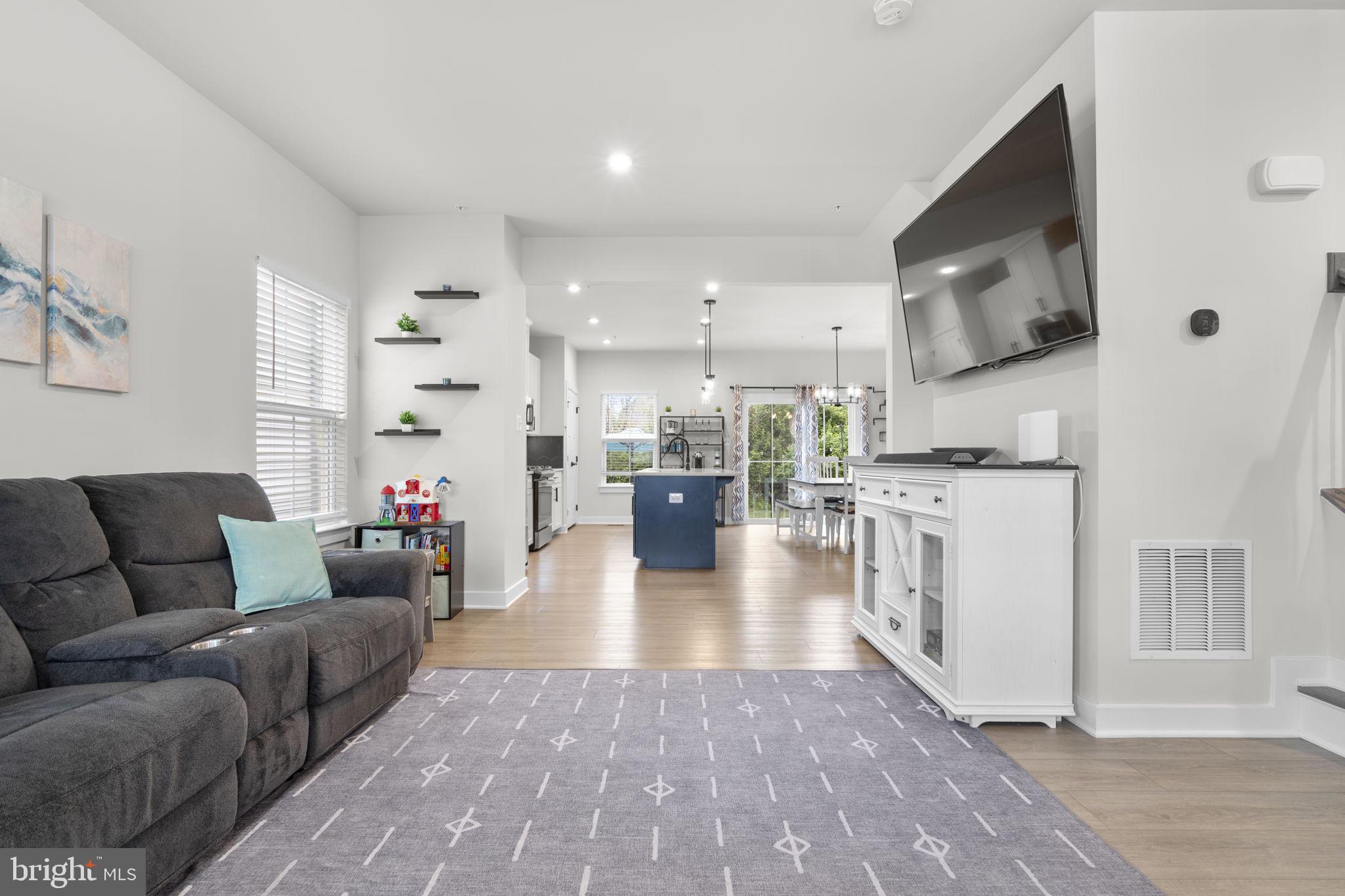 BELLE AIR TOWNHOMES - Residential