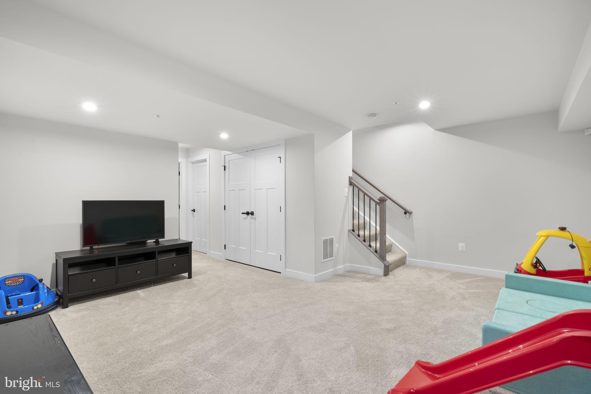 BELLE AIR TOWNHOMES - Residential
