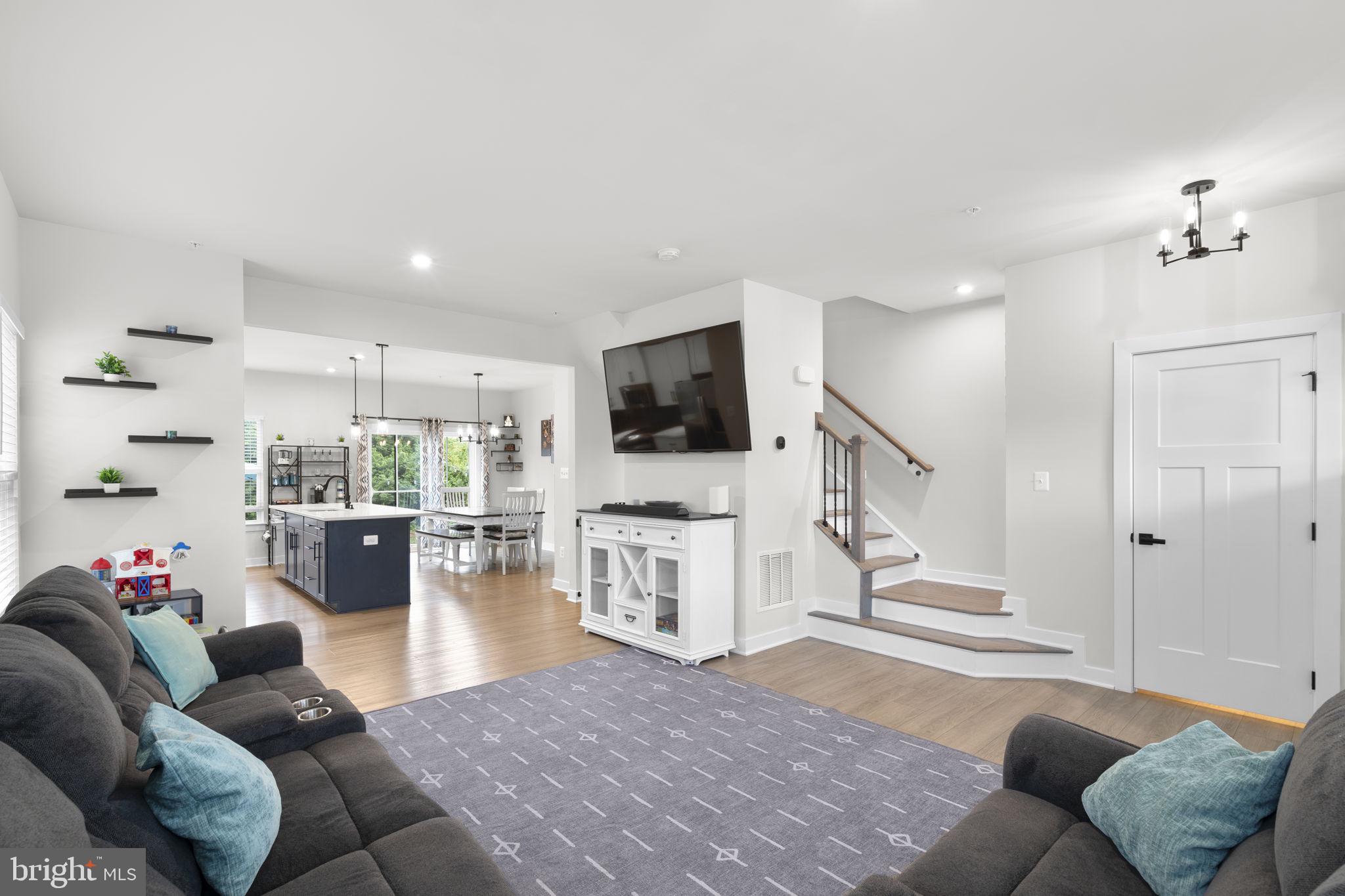 BELLE AIR TOWNHOMES - Residential