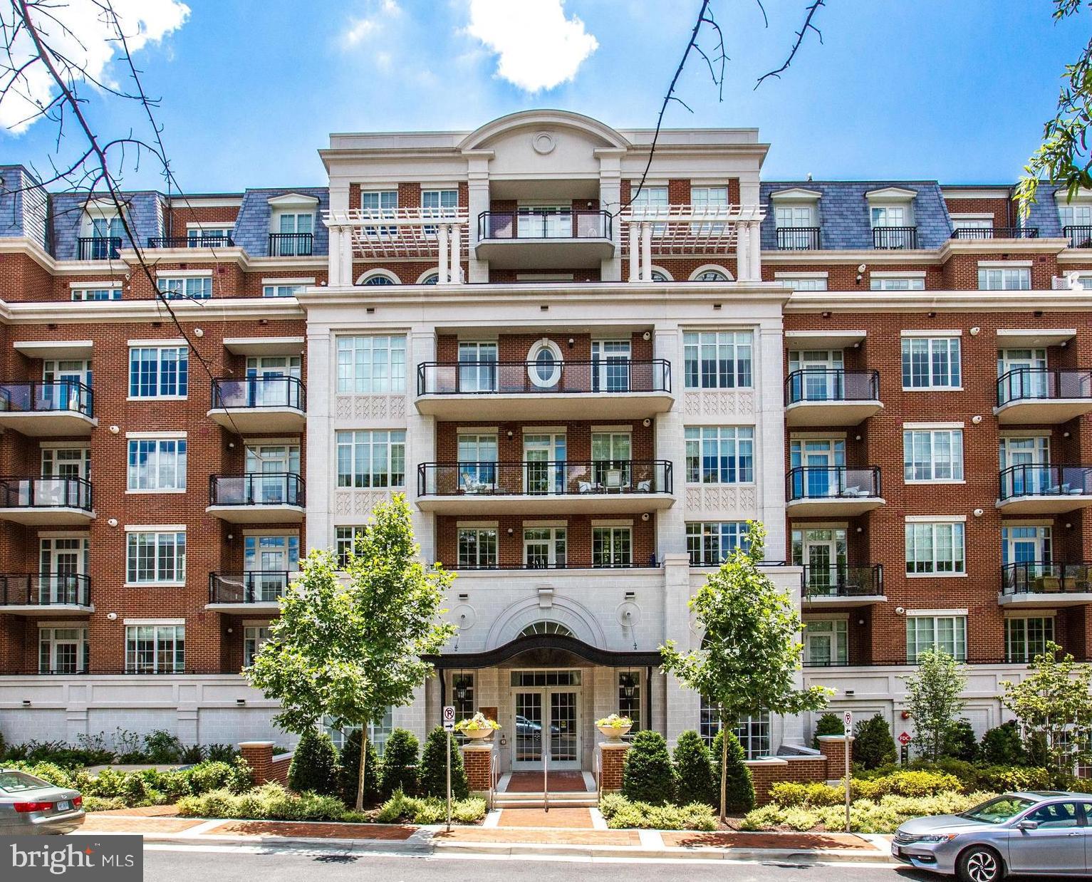 THE SIGNET - Residential