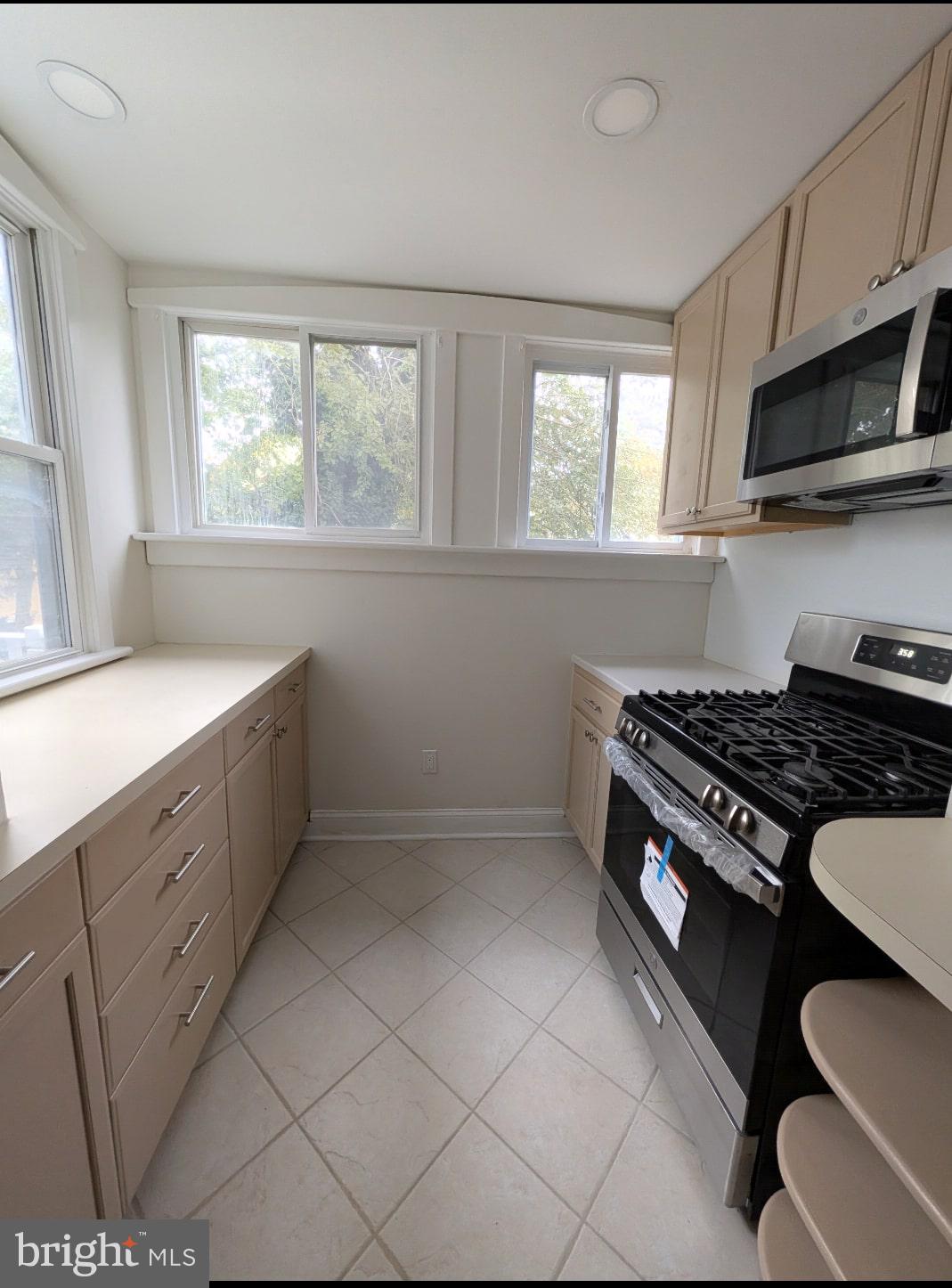 BEVERLY HILLS - Residential