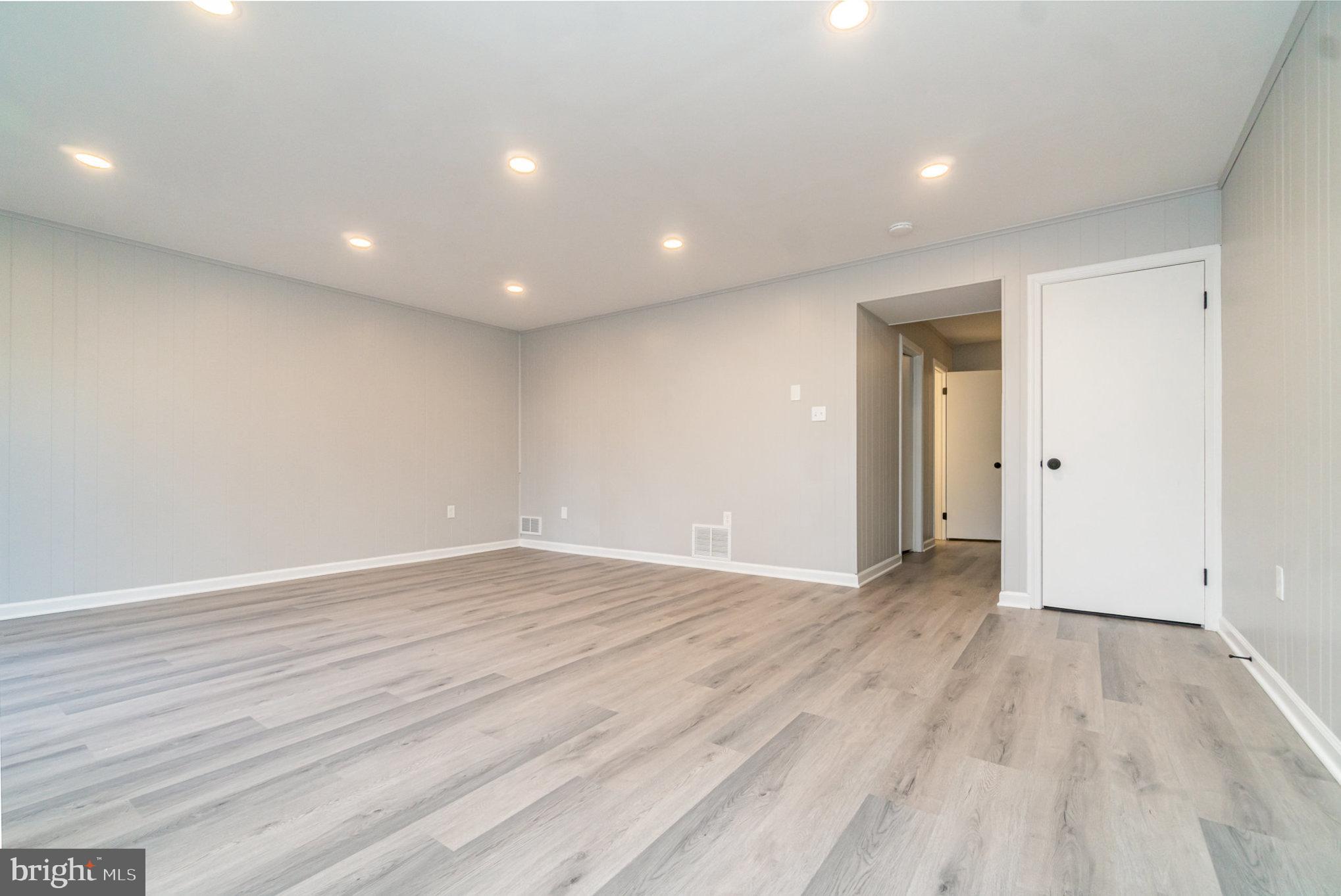 HILLCREST TOWNE - Residential