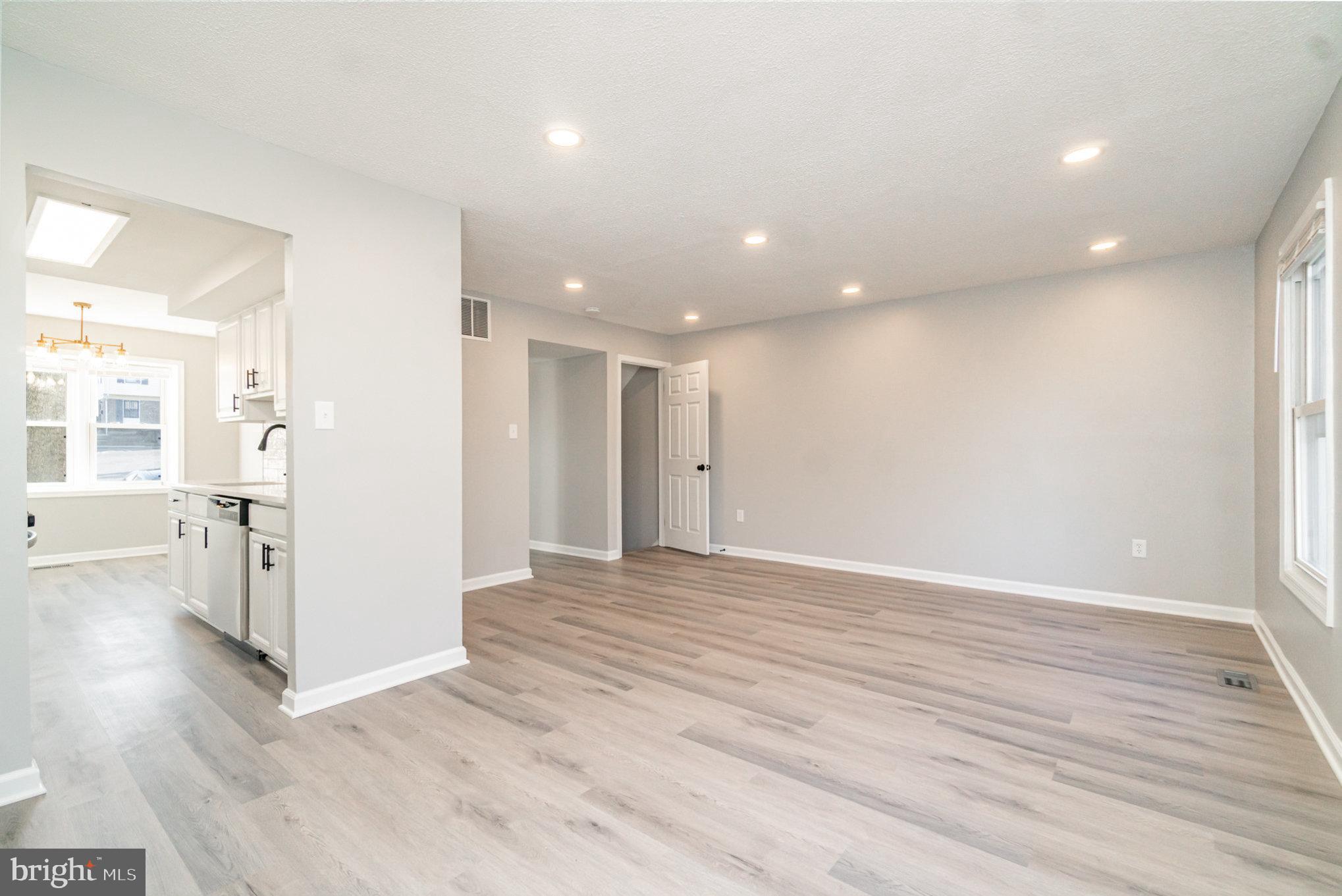 HILLCREST TOWNE - Residential