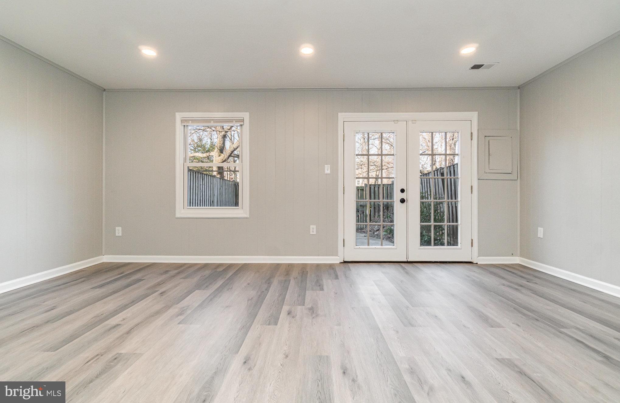 HILLCREST TOWNE - Residential