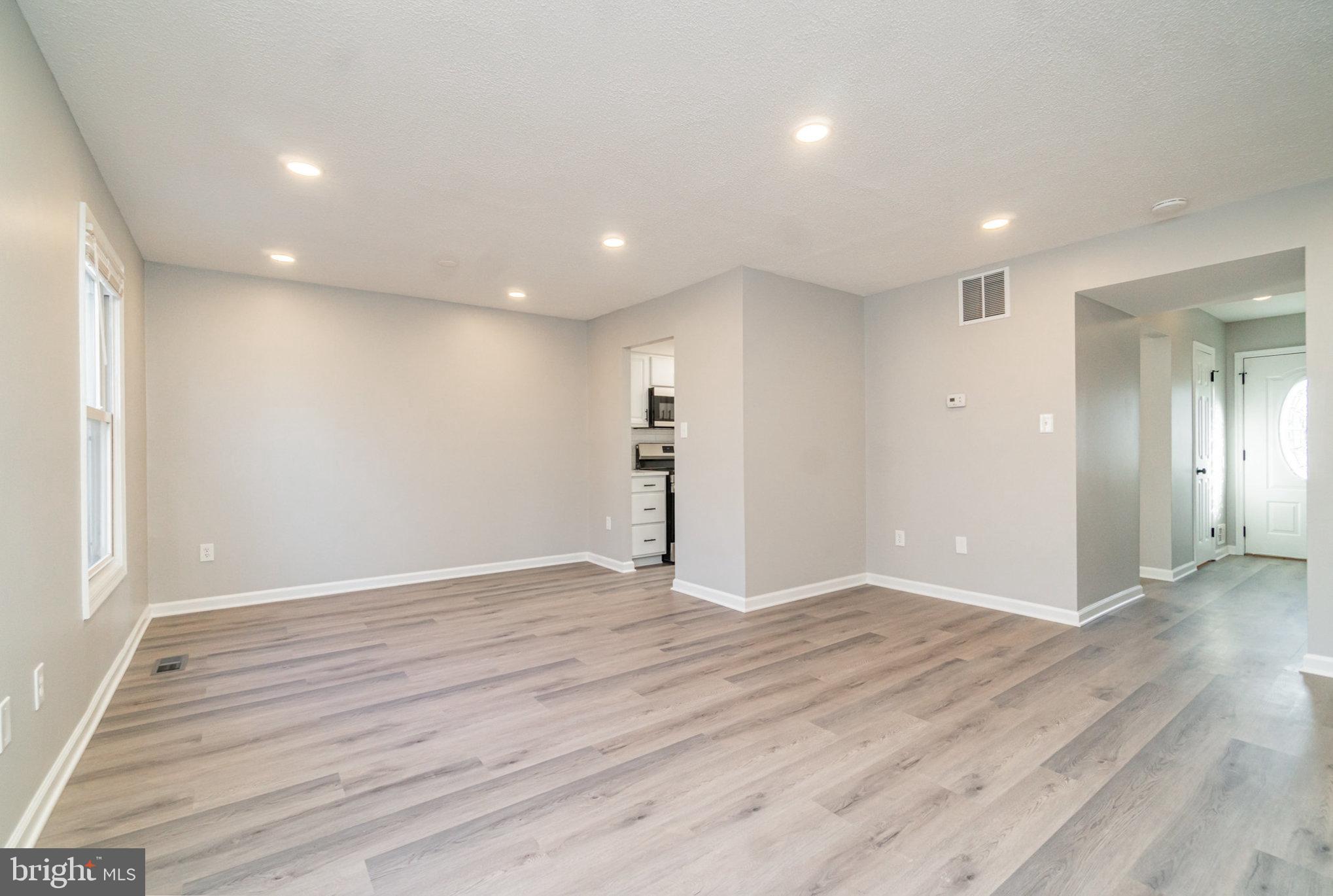 HILLCREST TOWNE - Residential