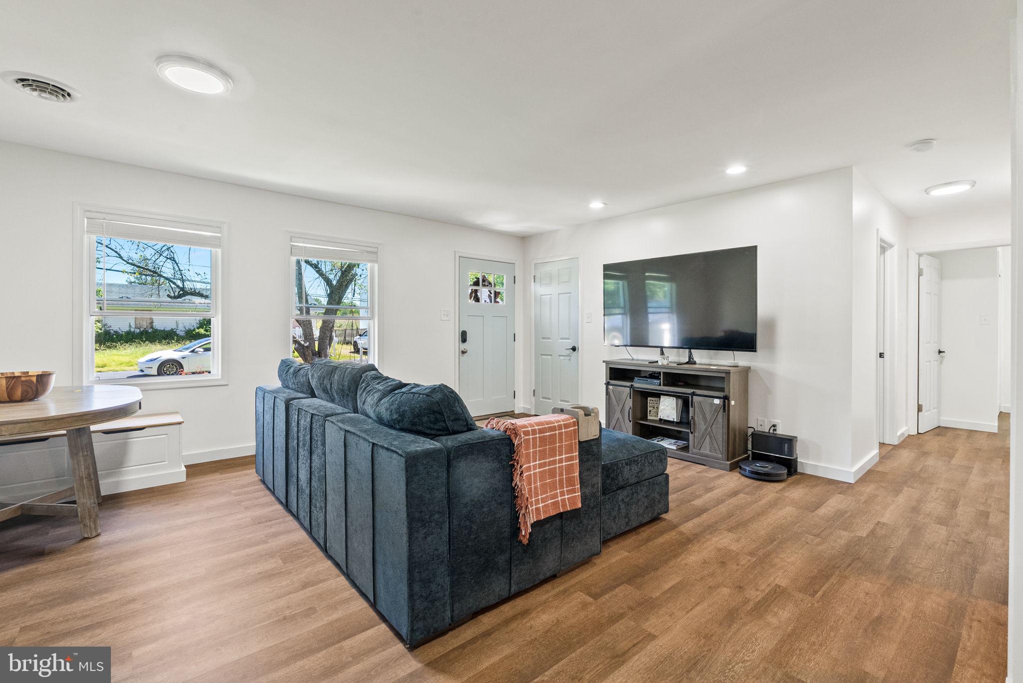 PONDER COVE - Residential