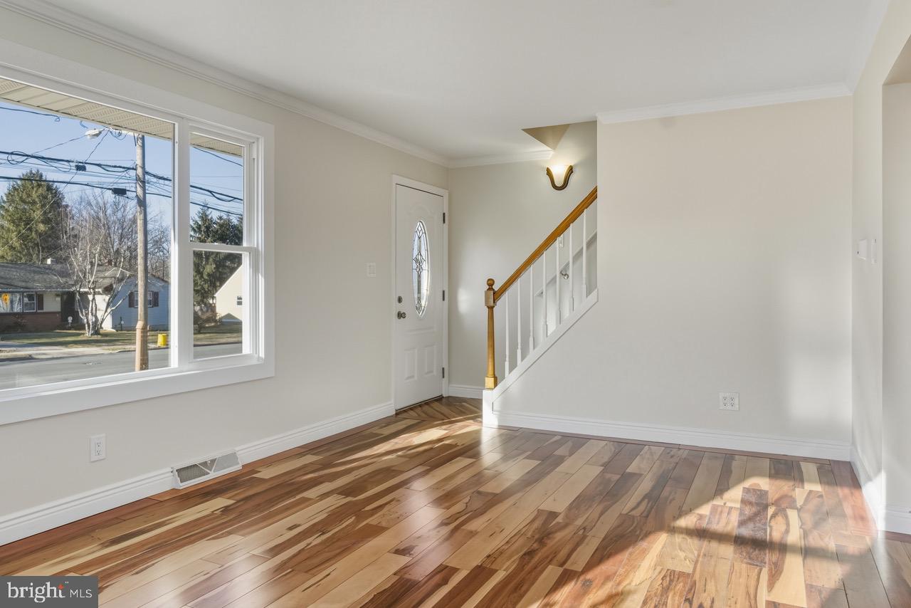 44 SANDALWOOD AVENUE