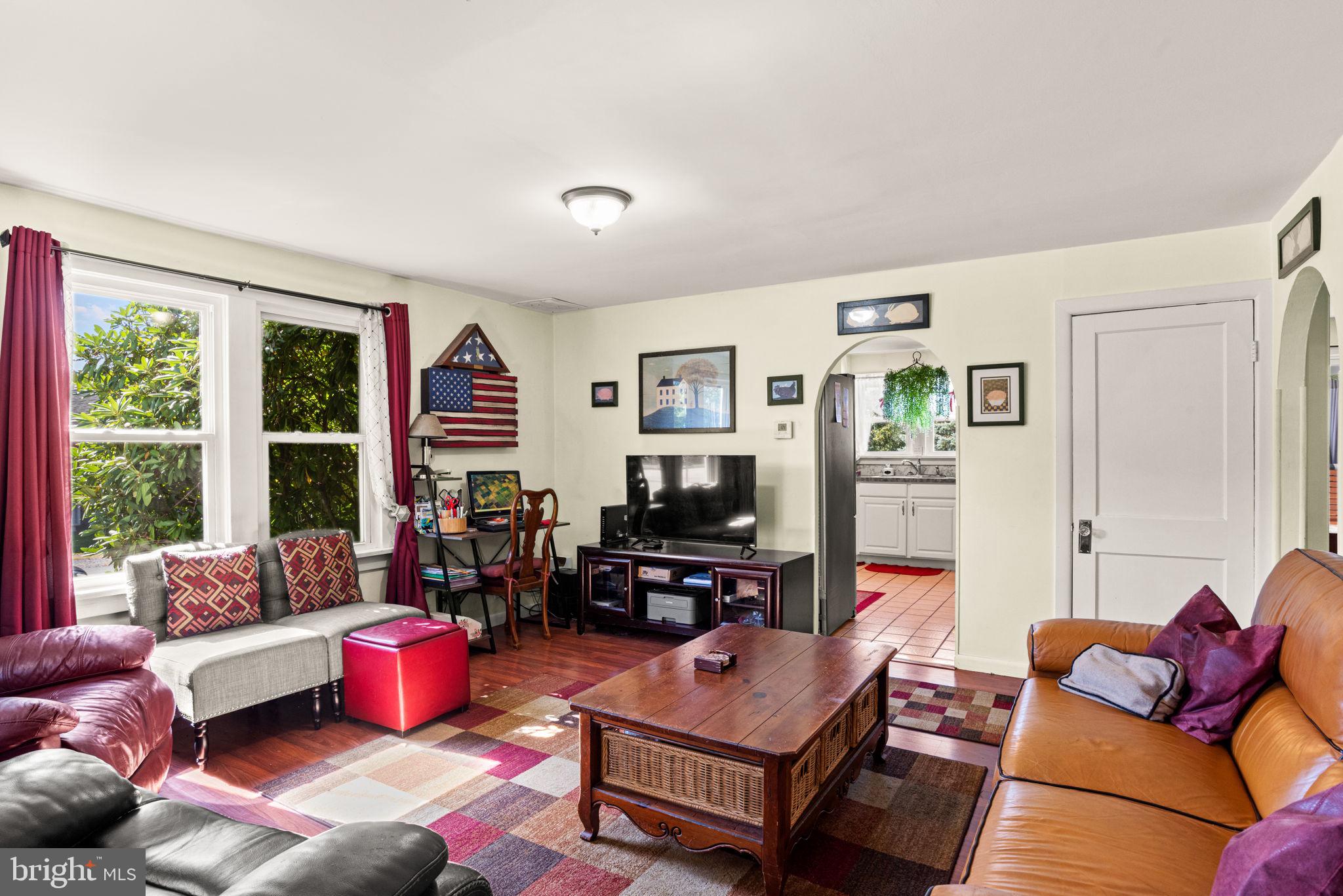 328 BEAVER ROAD