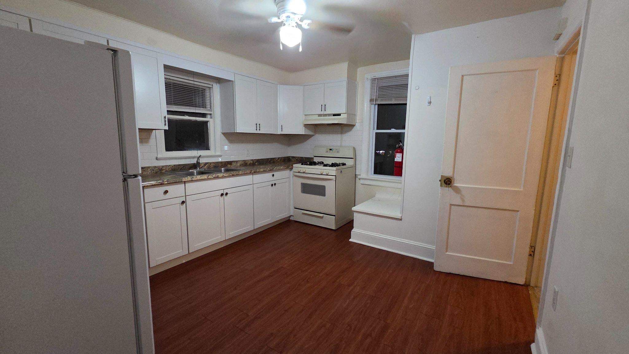 23 VINCENT AVENUE 2ND FLOOR