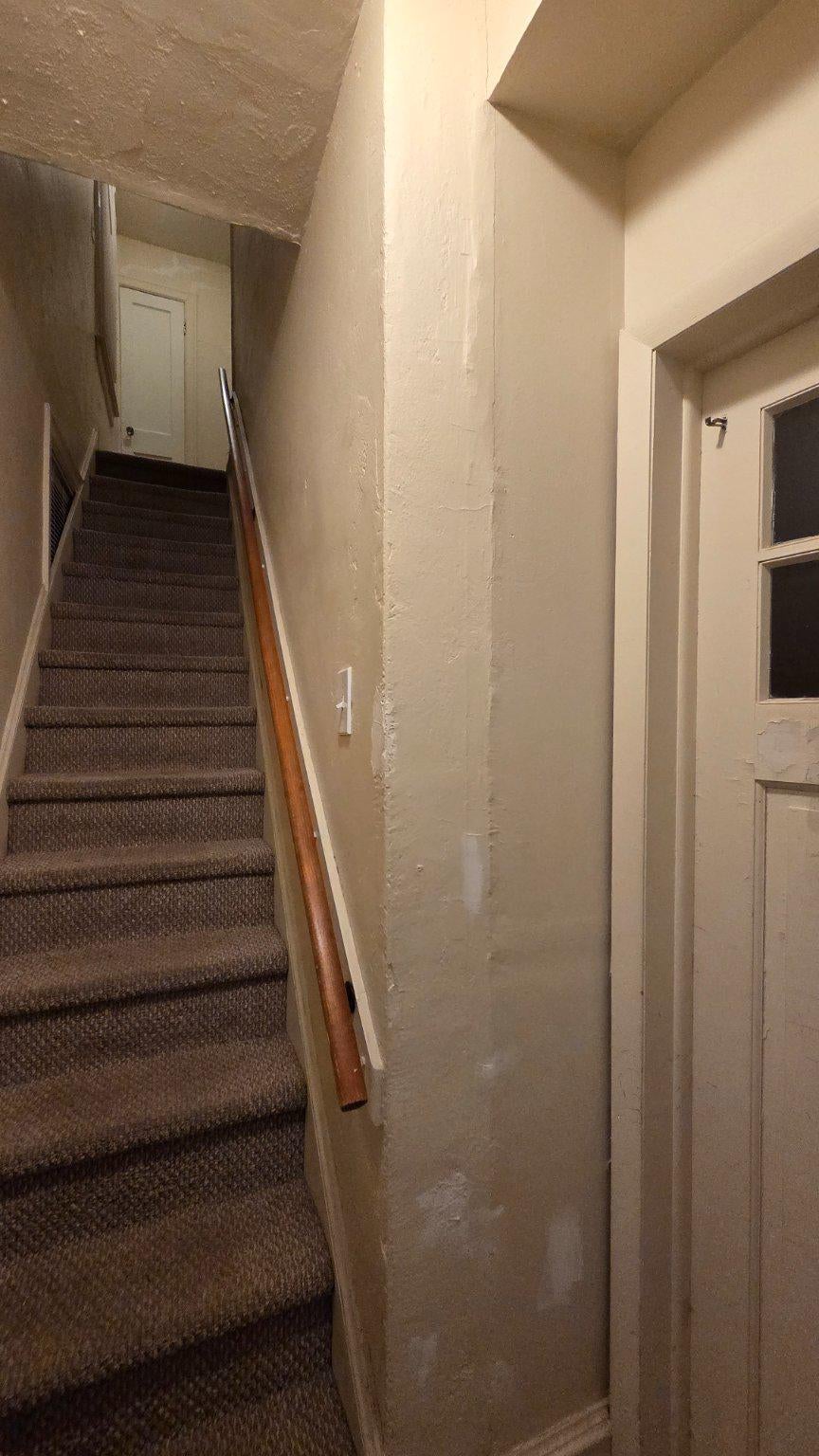 23 VINCENT AVENUE 2ND FLOOR