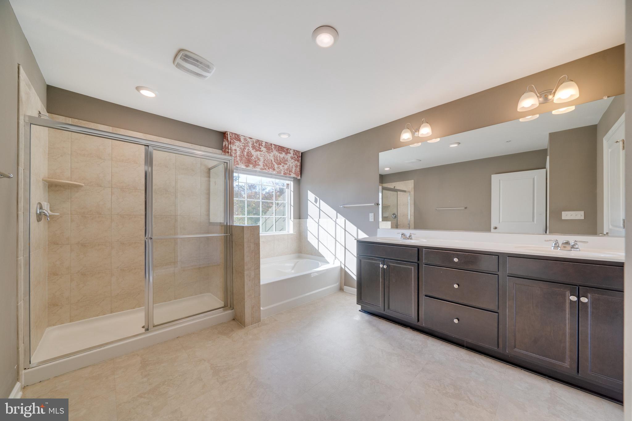 BROAD CREEK HOLLOW - Residential