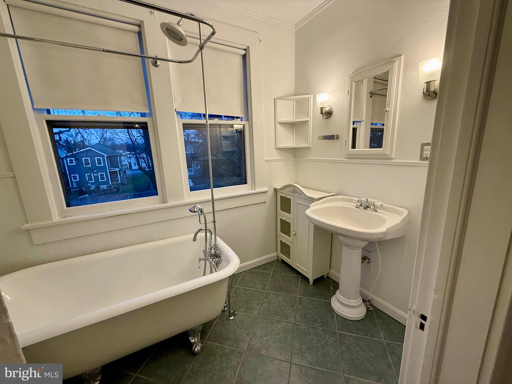 DOWNTOWN FREDERICKSBURG - Residential Lease