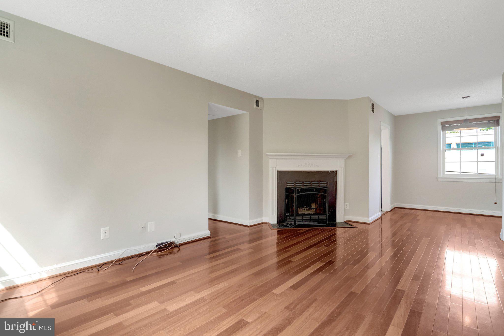 2709 ARLINGTON BOULEVARD 201