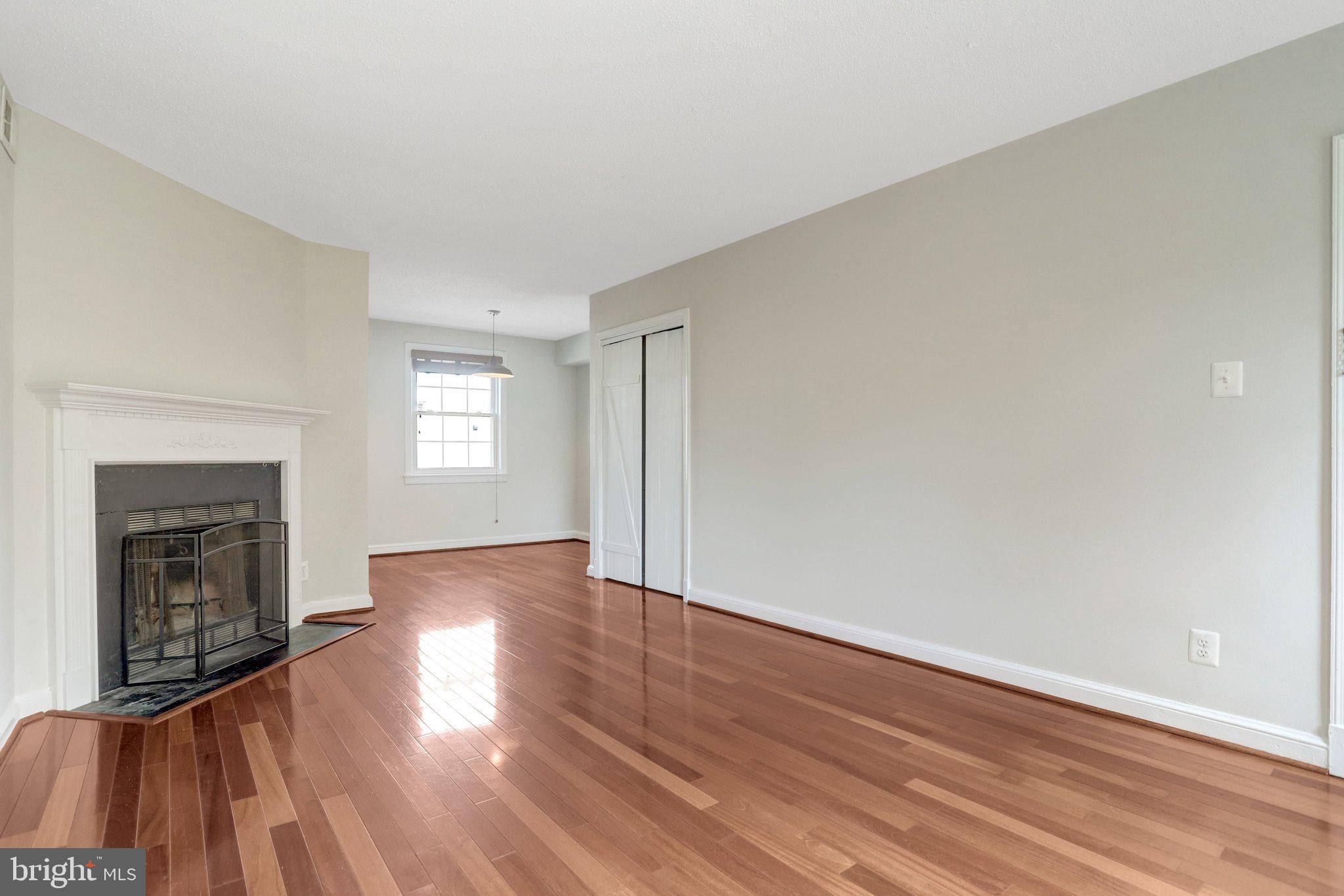 2709 ARLINGTON BOULEVARD 201