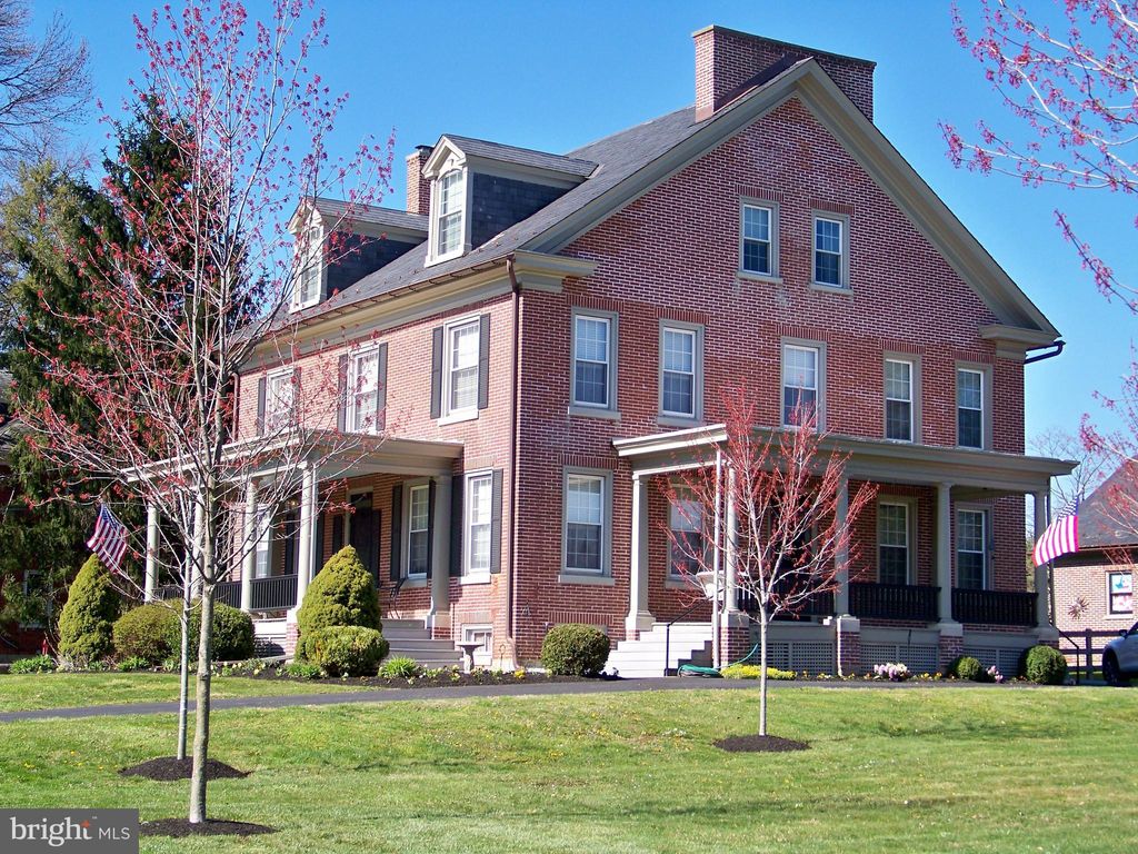 Photo of 1823 Willow Street Pike, Lancaster, PA 17602 (MLS # PALA2048926)