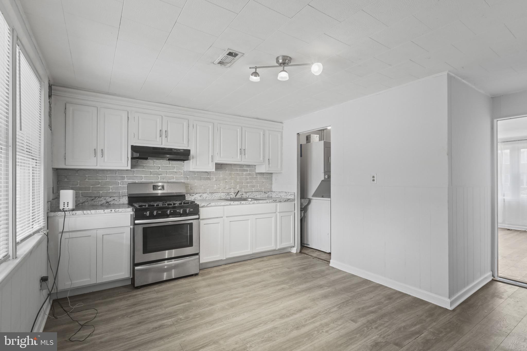 LAKELAND - Residential