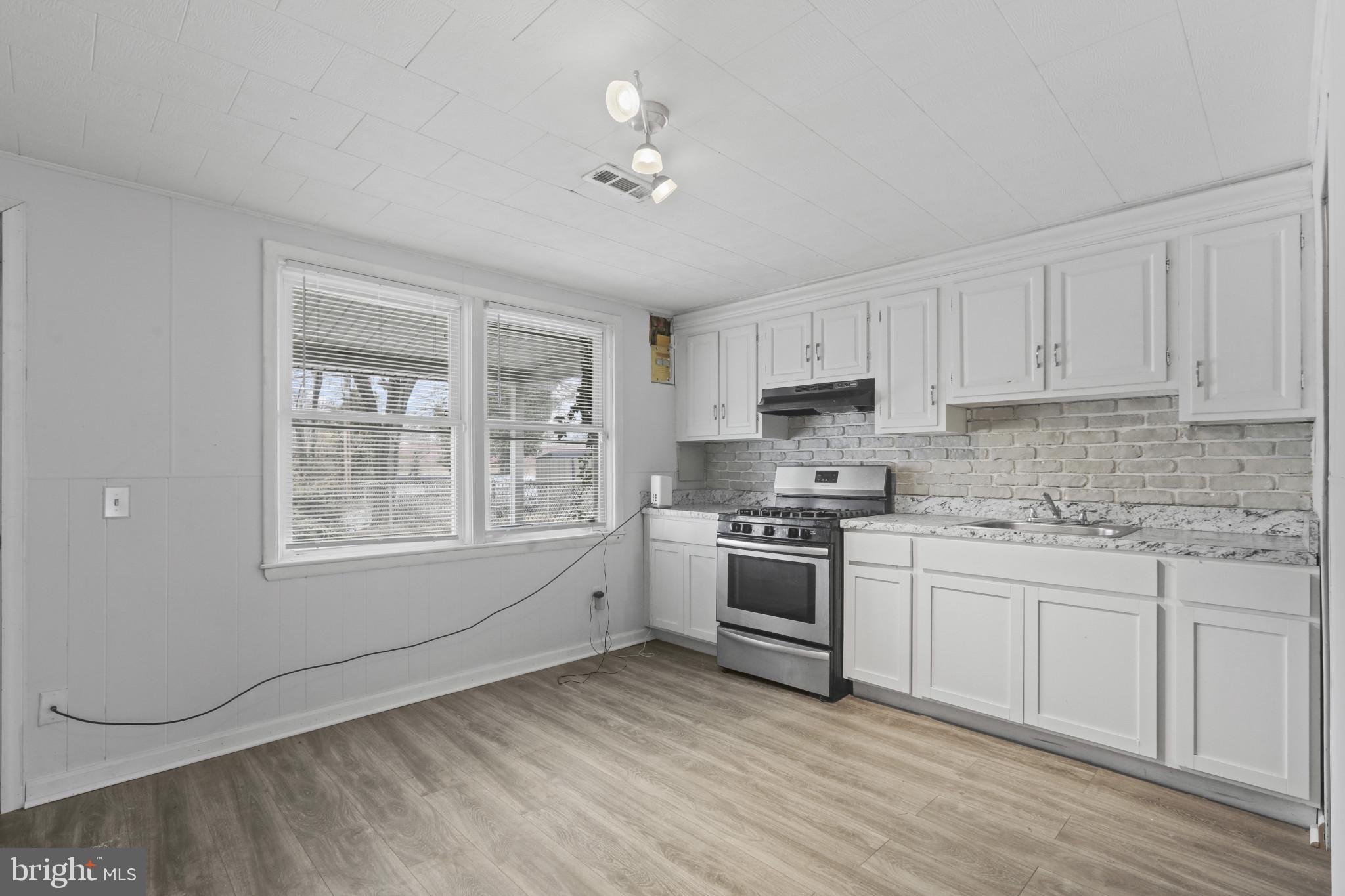 LAKELAND - Residential