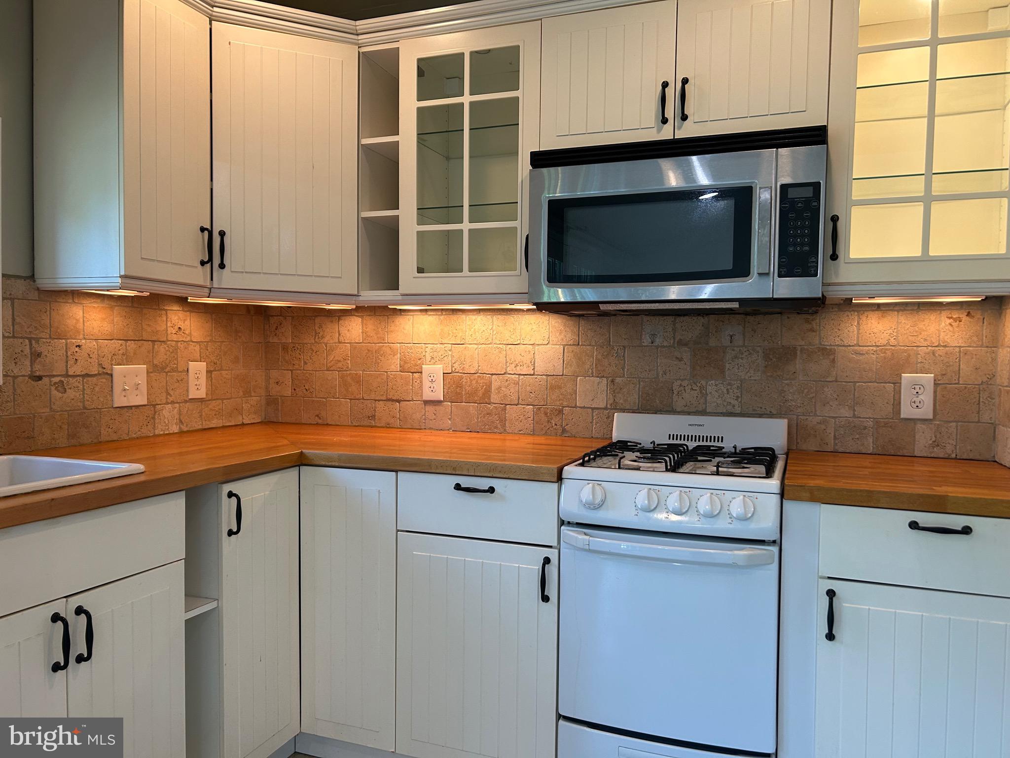 OATLANDS - Residential Lease