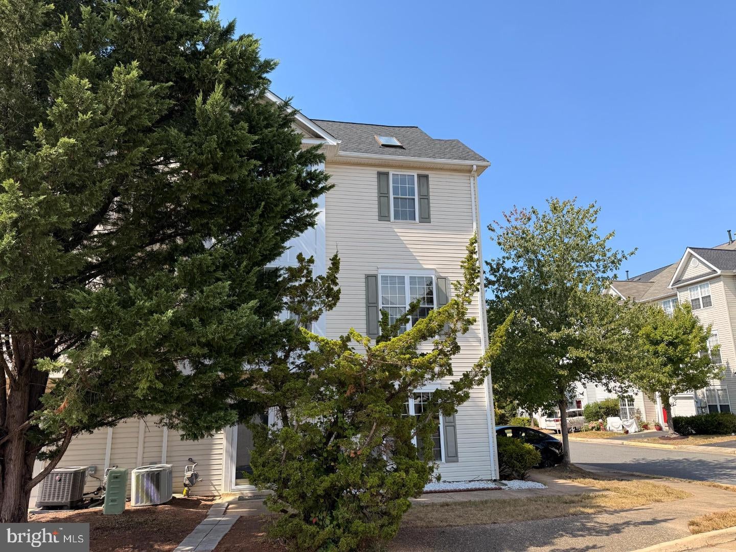 2542 LOGAN WOOD